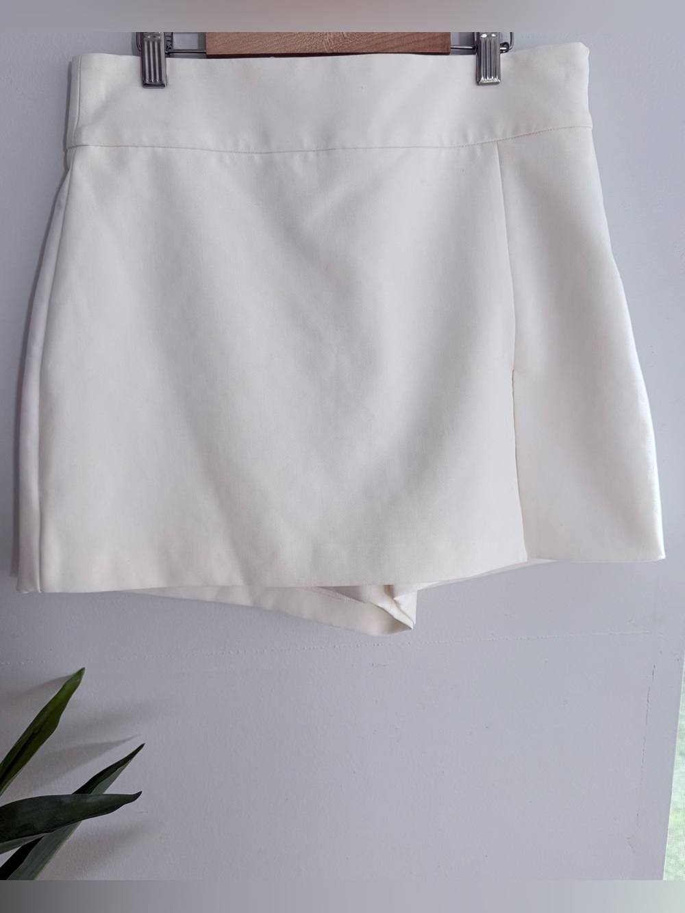 ZARA White Tailored Skort – Size L (New With Tag)